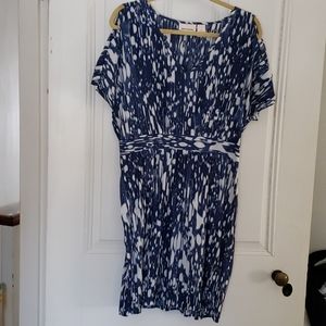 NWOT DKNY lightweight Vneck dress